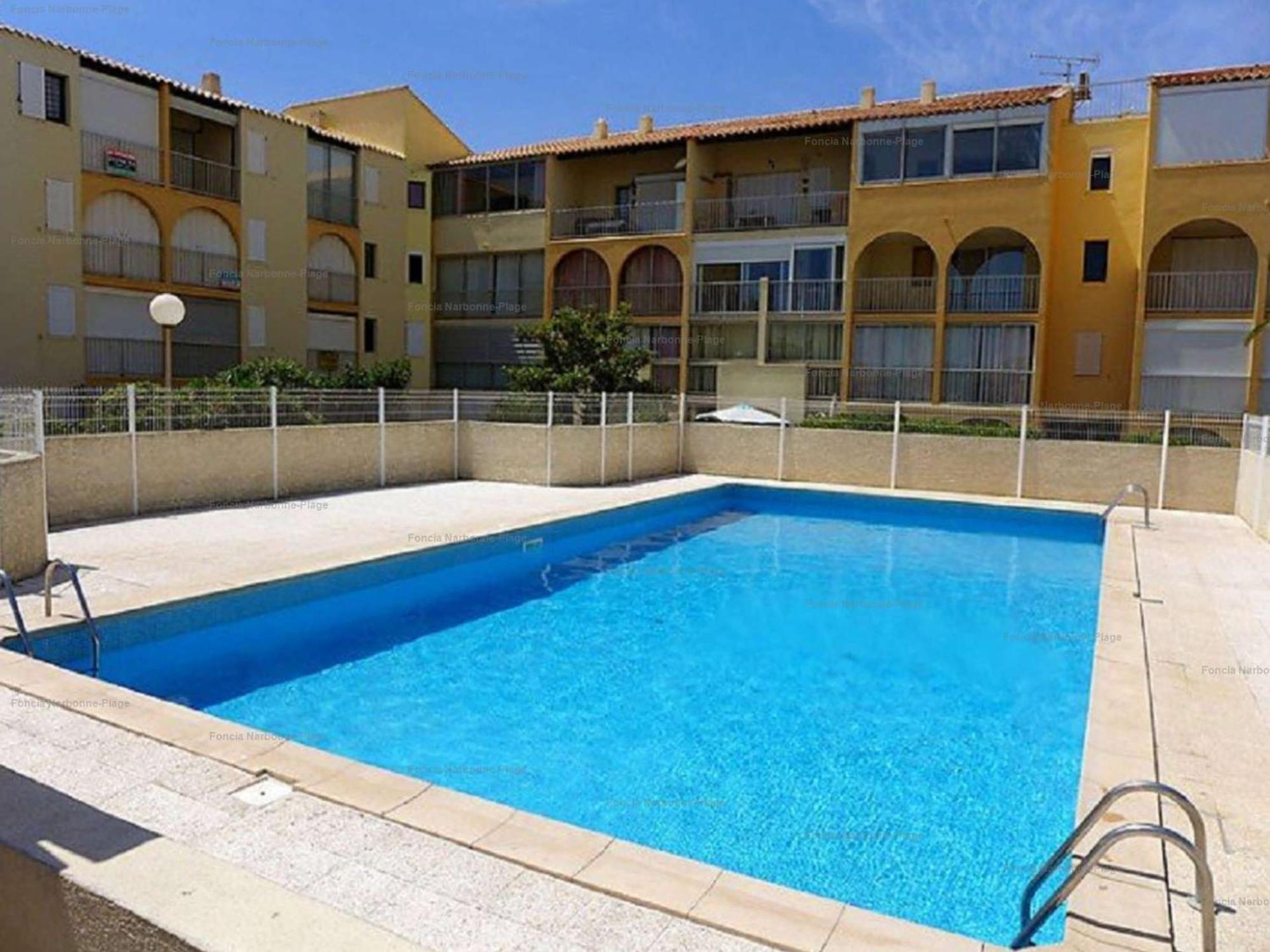 2p Avec Terrasse Proche - Fr-1-229b-109 Apartamento